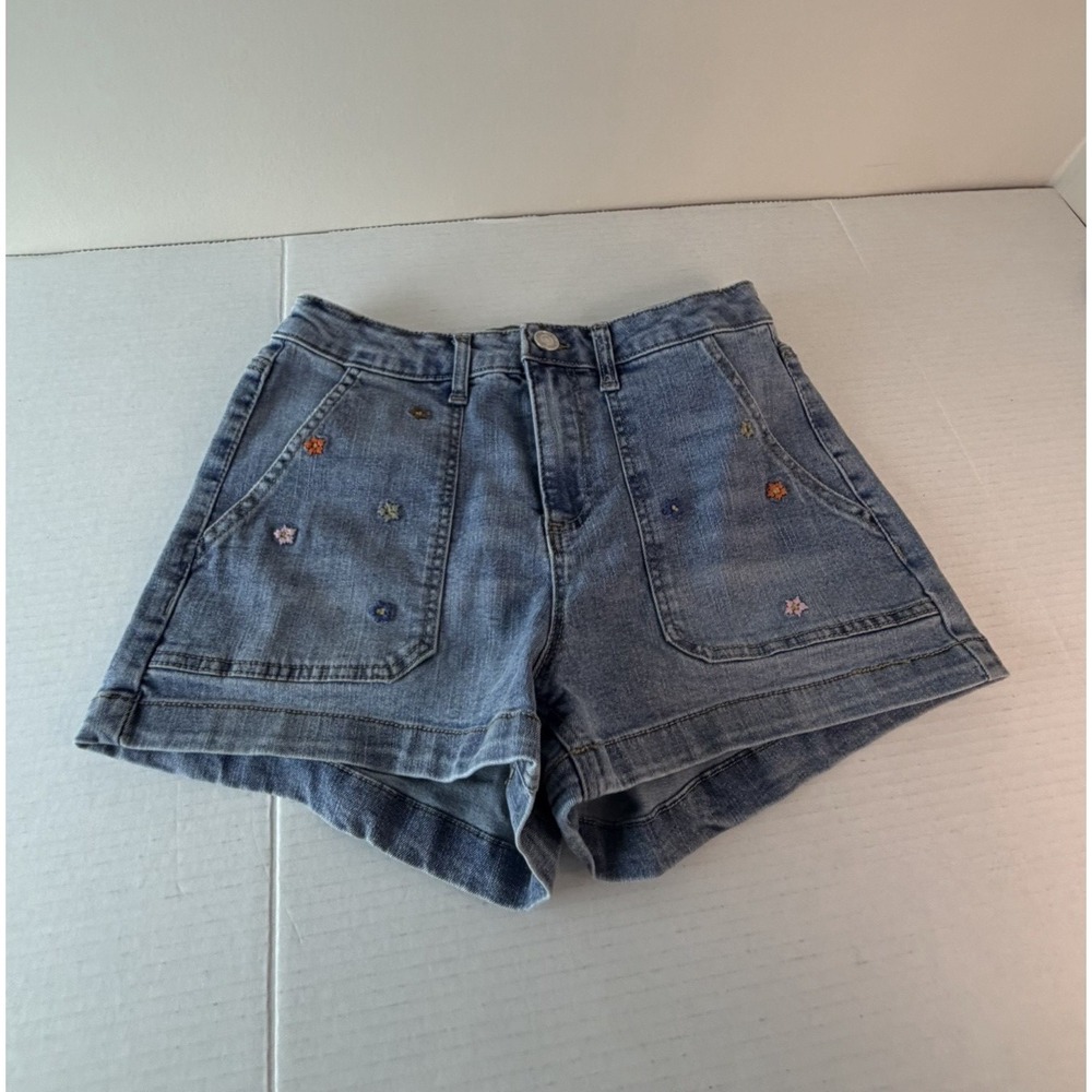 Indigo Rein Womens Denim Shorts Medium Wash Embroidered Floral Size 9‎